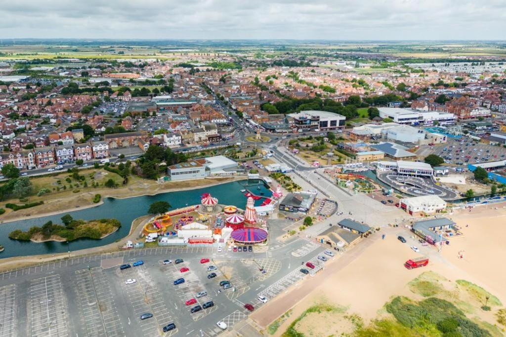 Beach Court Holiday Apartments Skegness Esterno foto